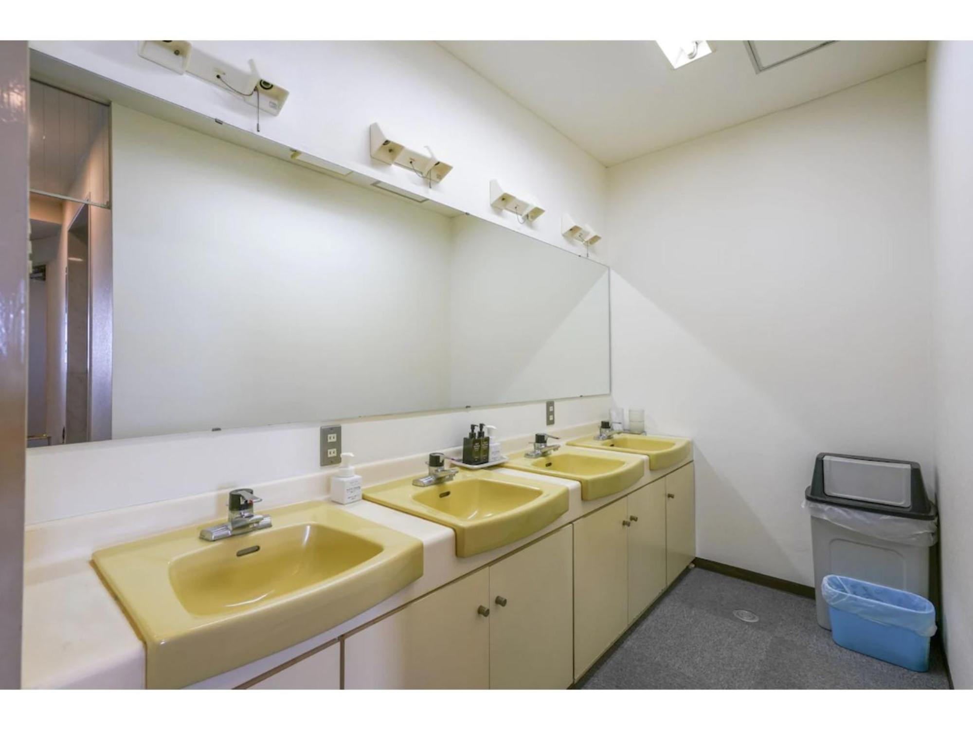 Male Only Capsule Inn Hamamatsucho - Vacation Stay 68799V طوكيو المظهر الخارجي الصورة